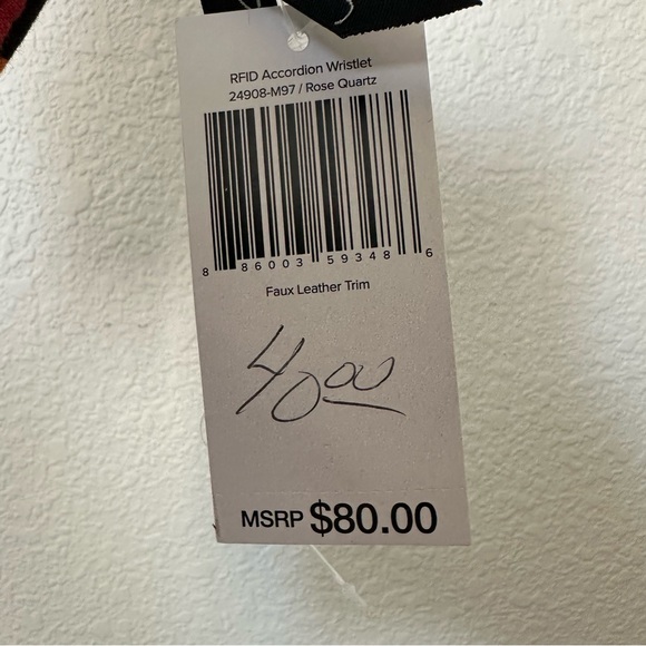 Vera Bradley Rose Quartz Accordion Wristlet - Picture 9 of 9